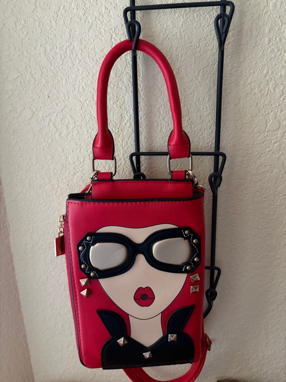 Red Novelty Crossbody Bag with handle,Graphic Face Design - Picture 7 of 7